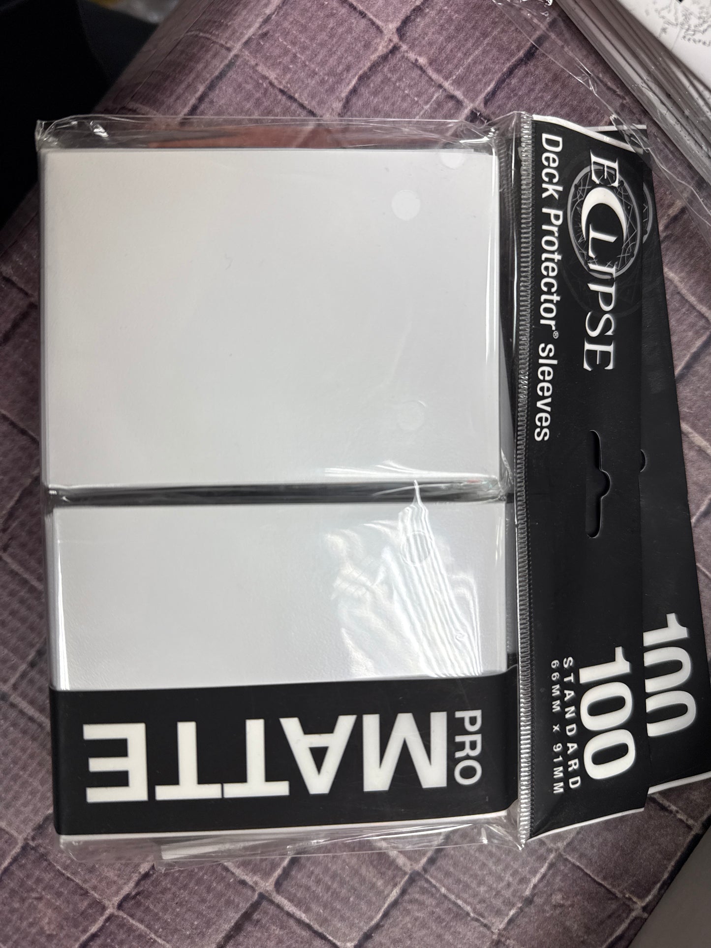 Eclipse promo matte sleeve white